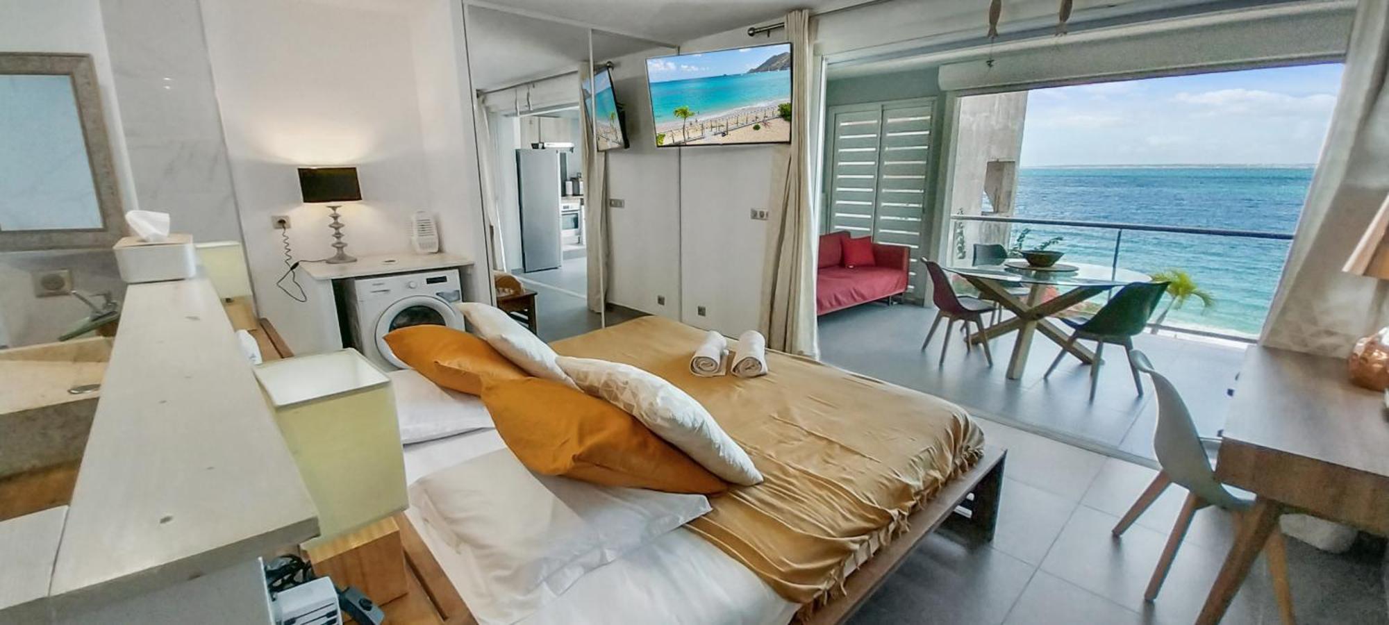Official Page "Residence Bleu Marine" - Sea View Apartments & Studios - Saint-Martin French Side แกรนด์เคส ภายนอก รูปภาพ