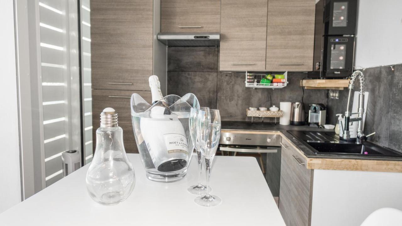 Official Page "Residence Bleu Marine" - Sea View Apartments & Studios - Saint-Martin French Side แกรนด์เคส ภายนอก รูปภาพ